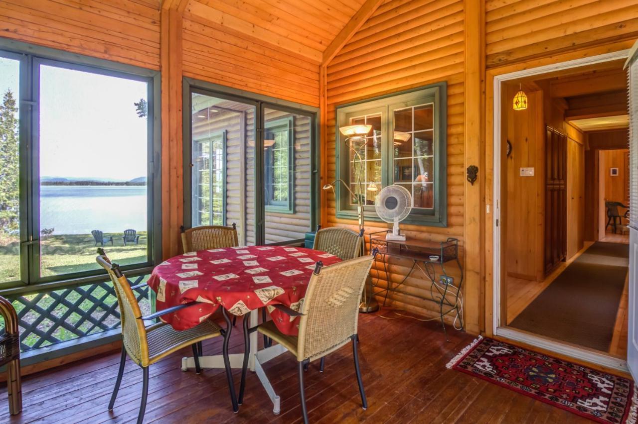 Le Cent Villa Chicoutimi Buitenkant foto