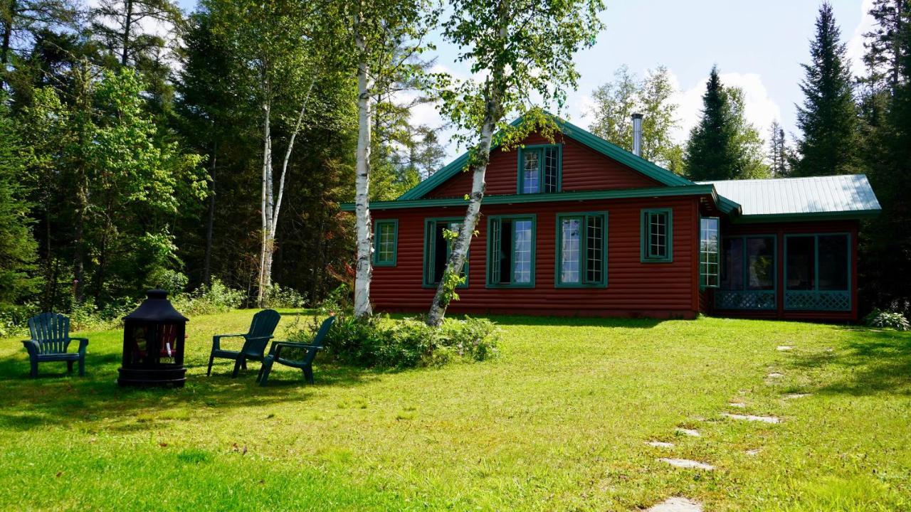 Le Cent Villa Chicoutimi Buitenkant foto